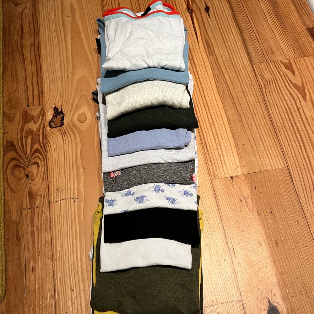 14 J.CREW T-shirts! Great deal! 😃